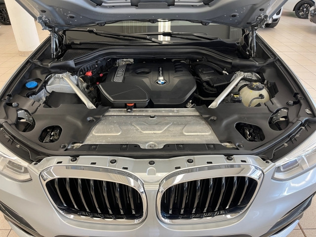 Bild 14: BMW X3 xDrive20i Advanta