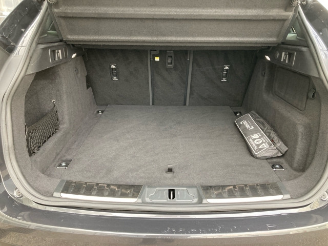 Bild 9: Jaguar F-Pace R-Dynamic SE