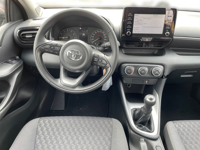Bild 6: Toyota Yaris 1,0 Benzin 5-türig Active