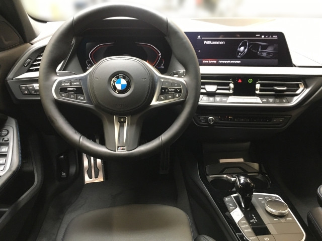 Bild 6: BMW 118d 5-Türer F40