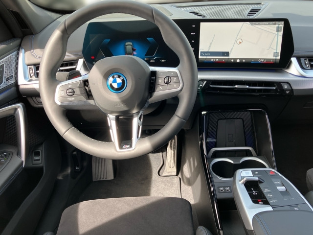 Bild 10: BMW iX1 xDrive30 U11 XE2