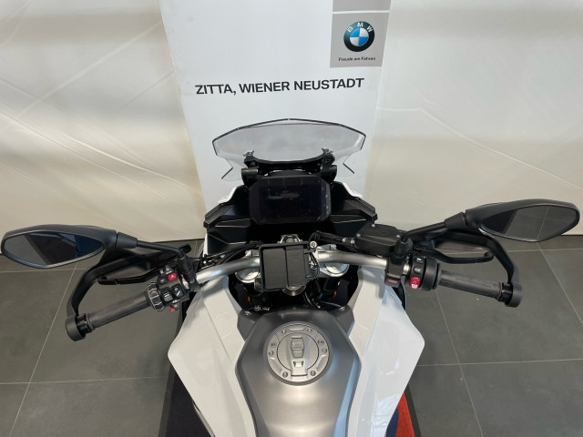 Bild 9: BMW Motorrad F 900 XR