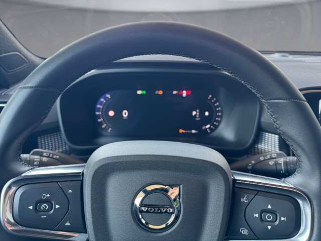 Bild 9: VOLVO PKW XC40 B3 Plus Dark Au