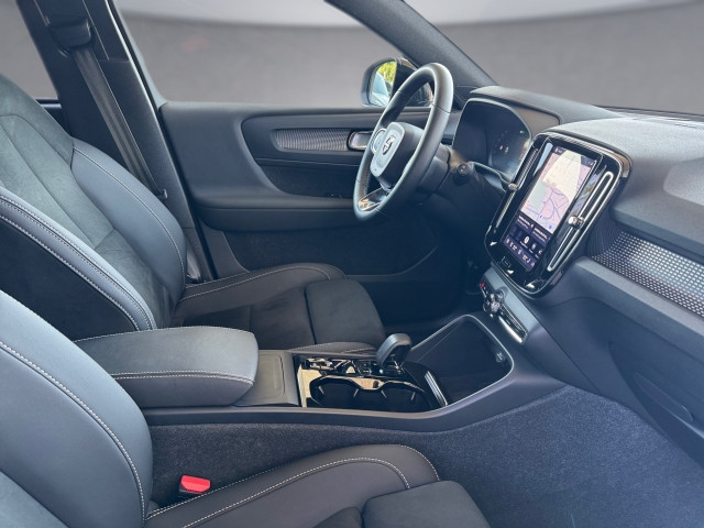 Bild 10: VOLVO PKW XC40 B3 Plus Dark Au