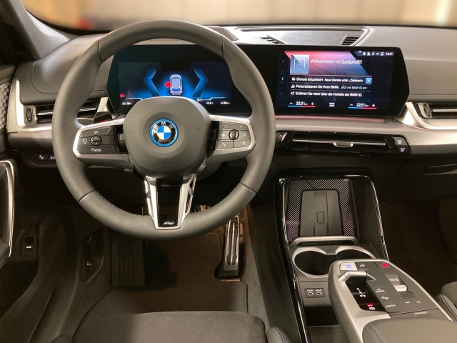 Bild 8: BMW iX1 xDrive30 U11 XE2