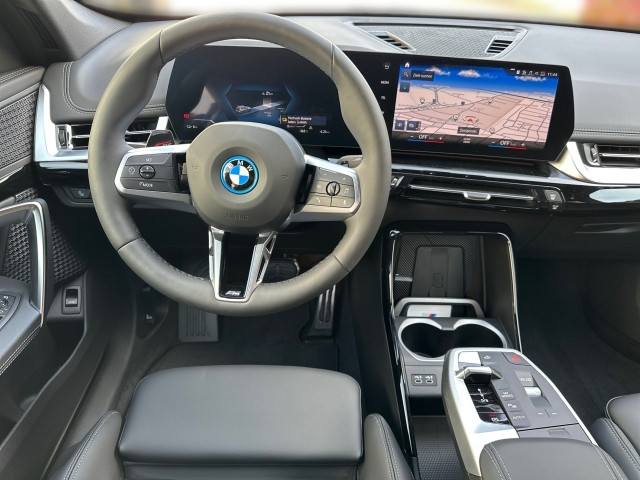 Bild 6: BMW iX1 xDrive30 U11 XE2