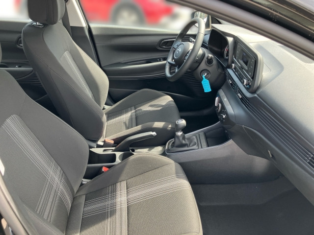 Bild 10: Hyundai Bayon i-Line 1,2 MPI