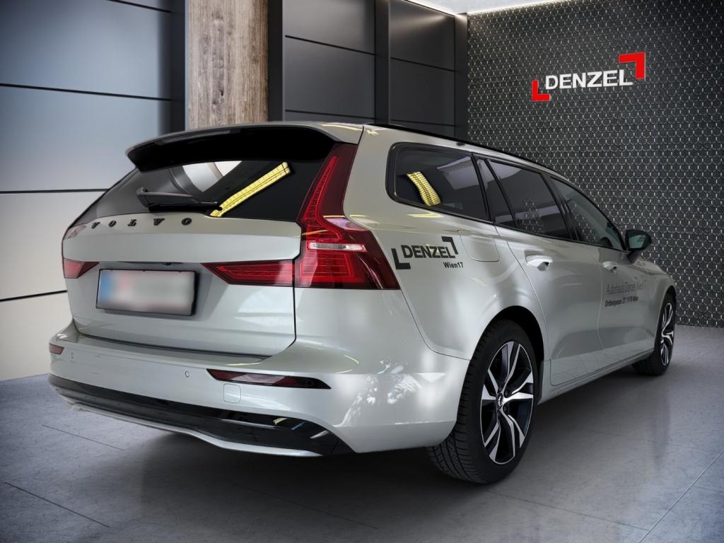 Bild 10: VOLVO PKW V60 B4 Plus Dark Silber