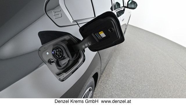 Bild 13: BMW i5 xDrive40 Limousine G60 XE2