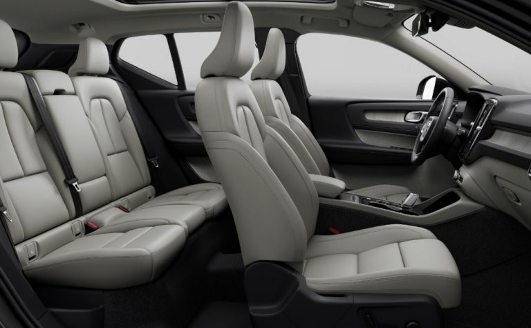Bild 9: VOLVO PKW XC40 B4 Mild Hybrid Ultra Dark