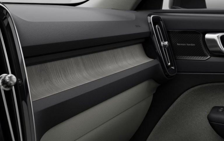 Bild 6: VOLVO PKW XC40 B4 Mild Hybrid Ultra Dark