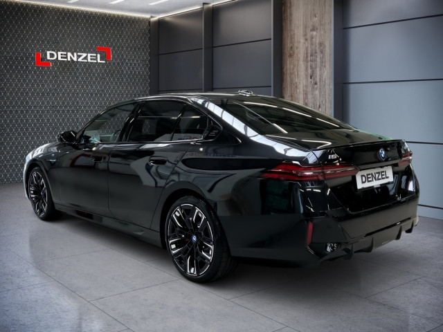 Bild 2: BMW i5 M60 xDrive Limousine G60
