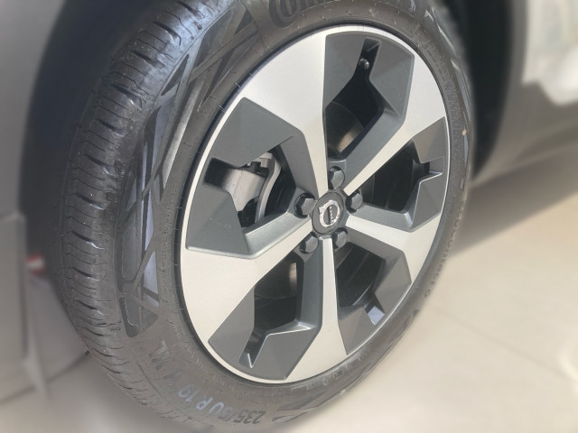 Bild 3: VOLVO PKW XC40 Plus, B3 Mild Hybrid, Benzin, Dark