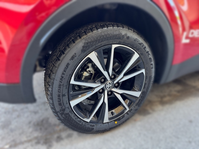 Bild 4: Toyota C-HR - 2,0 l Plugin 4x2  Active Drive CV