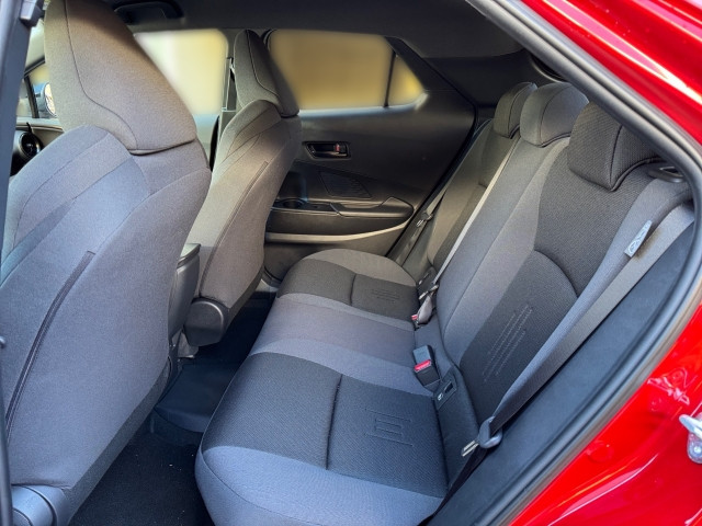 Bild 8: Toyota C-HR - 2,0 l Plugin 4x2  Active Drive CV