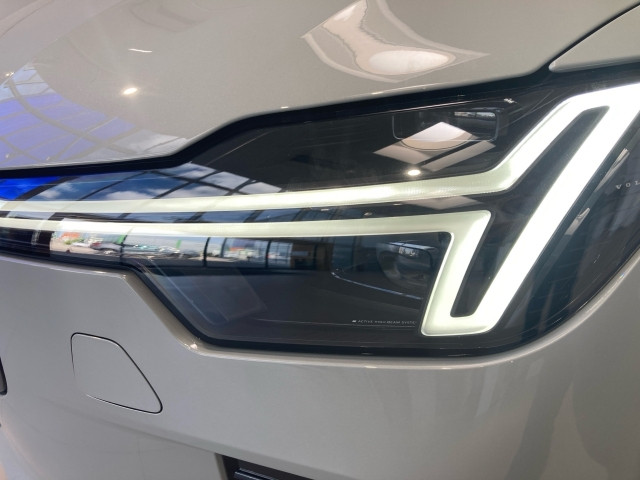 Bild 2: VOLVO PKW XC90 Plus, T8 Plug-in Hybrid, Elektrisch/Benzin, Dark, 7 Sit