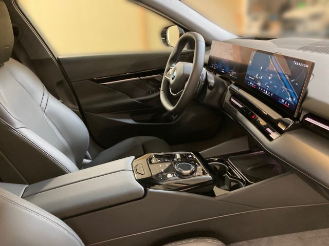 Bild 12: BMW 520d xDrive Limousine G60 B47