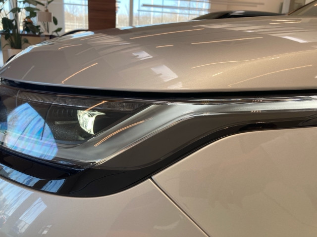 Bild 2: Land Rover Range Rover Velar P400e Dynamic SE