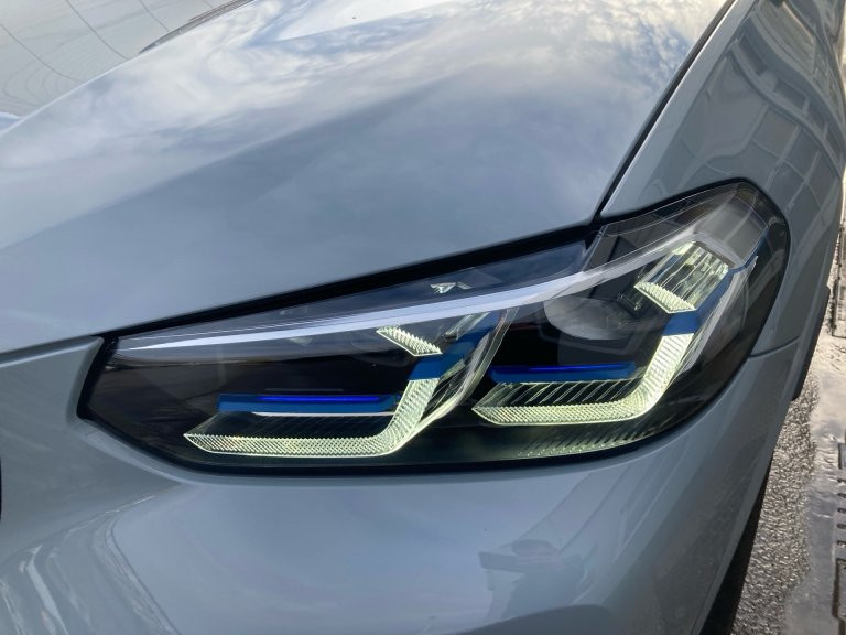 Bild 11: BMW X3 M 48 V Aut.