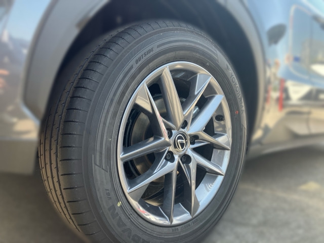 Bild 4: Lexus LBX Hybrid 136PS 2WD + Komfort Paket