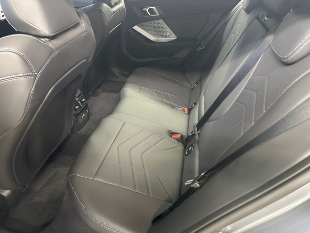 Bild 8: BMW BMW 120 5-Türer B38