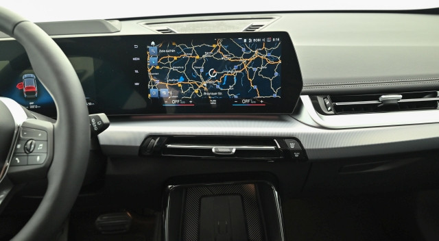 Bild 9: BMW iX1 xDrive30 U11