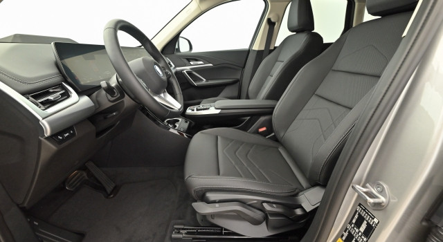 Bild 11: BMW iX1 xDrive30 U11