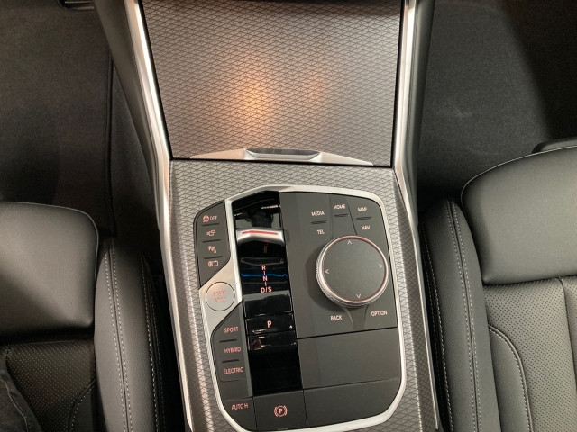 Bild 12: BMW 330e Touring G21 XB1