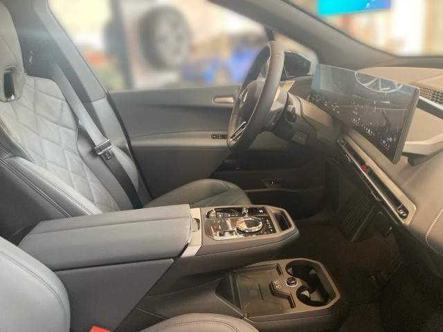 Bild 5: BMW PKW i-Serie iX xDrive45