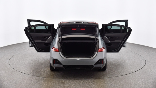 Bild 11: BMW i5 xDrive40 Limousine G60