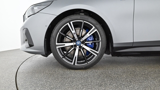 Bild 6: BMW i5 xDrive40 Limousine G60