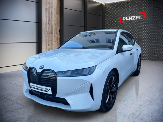 Bild 1: BMW PKW i-Serie iX xDrive45