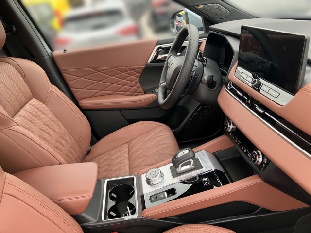 Bild 12: Mitsubishi Outlander PHEV 2,4 4WD Diamond Luxury 2-tone Leder