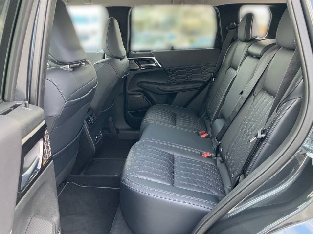 Bild 8: Mitsubishi Outlander PHEV 2,4 4WD Diamond 2-tone Leder