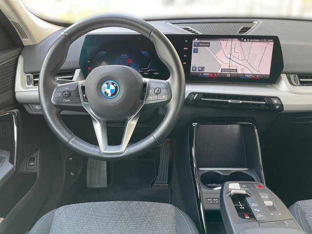 Bild 6: BMW iX1 xDrive30 U11