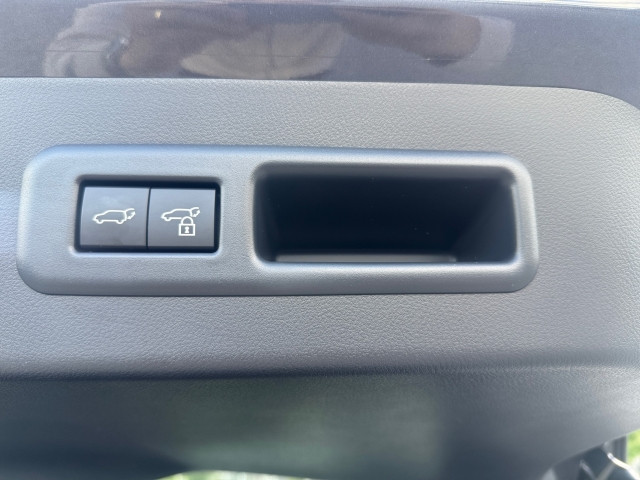 Bild 9: Lexus LBX Elegant Black 136PS 2WD + Technologiepaket