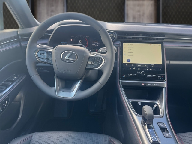 Bild 4: Lexus LBX Elegant Black 136PS 2WD + Technologiepaket