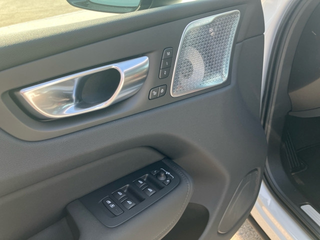 Bild 9: VOLVO PKW XC60 Black Edition T6 AWD Plug-in Hybrid Elektrisch/Benzin U