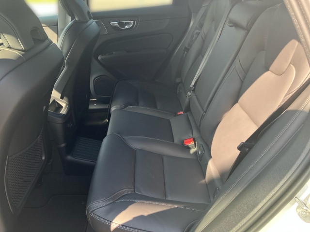 Bild 10: VOLVO PKW XC60 Black Edition T6 AWD Plug-in Hybrid Elektrisch/Benzin U