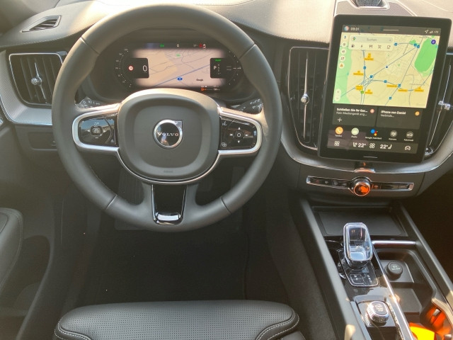 Bild 13: VOLVO PKW XC60 Black Edition T6 AWD Plug-in Hybrid Elektrisch/Benzin U