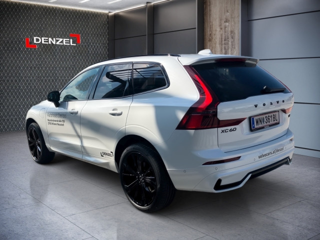 Bild 2: VOLVO PKW XC60 Black Edition T6 AWD Plug-in Hybrid Elektrisch/Benzin U