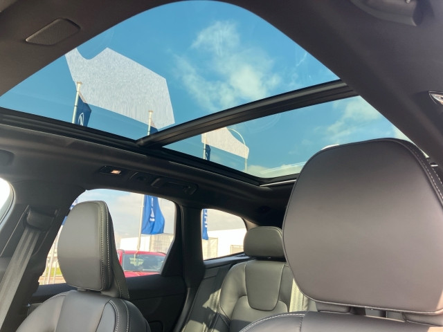 Bild 8: VOLVO PKW XC60 Black Edition T6 AWD Plug-in Hybrid Elektrisch/Benzin U