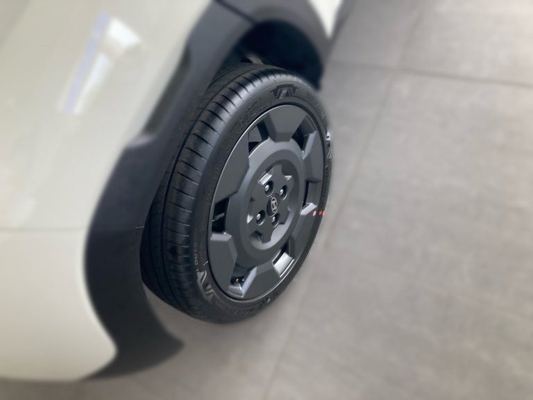 Bild 4: Hyundai INSTER Cross Line 49kWh