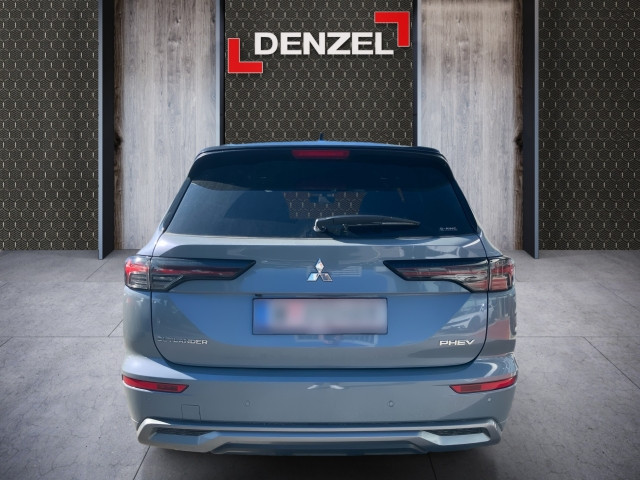 Bild 10: Mitsubishi Outlander PHEV 2,4 4WD Diamond Leder Schwarz AT 25