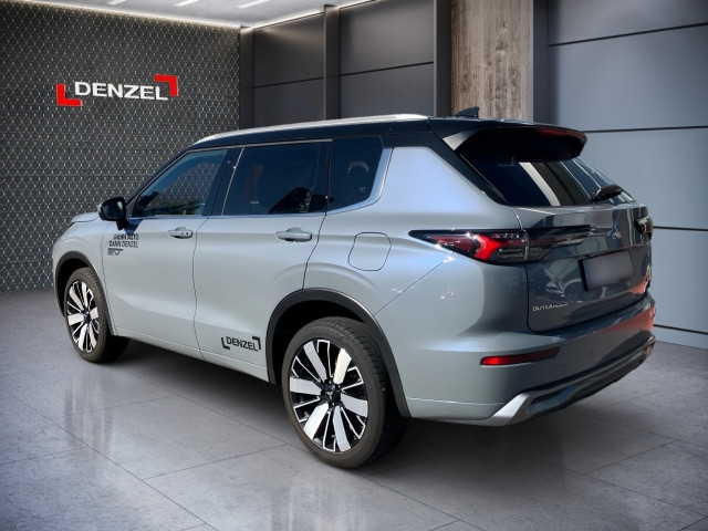 Bild 2: Mitsubishi Outlander PHEV 2,4 4WD Diamond Leder Schwarz AT 25