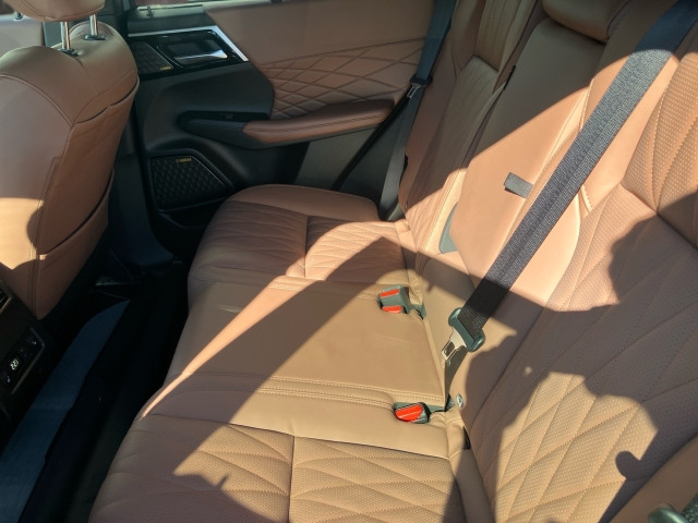 Bild 8: Mitsubishi Outlander PHEV 2,4 4WD Diamond Leder Schwarz AT 25