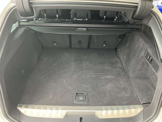 Bild 9: BMW 330e xDrive Touring G21 XB1