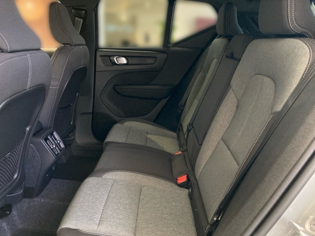 Bild 6: VOLVO PKW XC40 Plus, B3 Mild Hybrid, Benzin, Dark