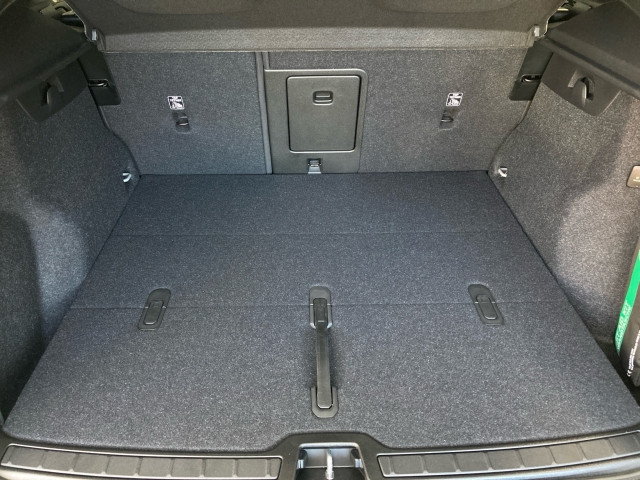 Bild 7: VOLVO PKW XC40 Plus, B3 Mild Hybrid, Benzin, Dark