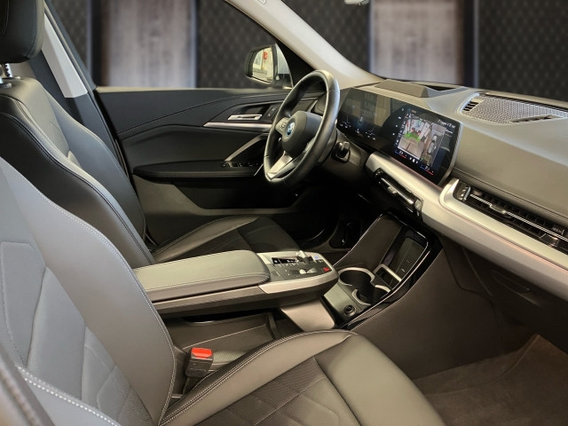 Bild 5: BMW iX1 xDrive30 U11